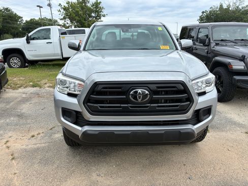 Used 2018 Toyota Tacoma SR w/ SR Convenience Package RWD image 2