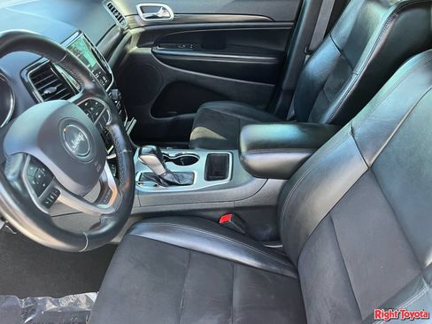 Used 2022 Jeep Grand Cherokee Laredo X RWD image 20