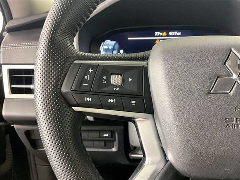 Used 2023 Mitsubishi Outlander SEL FWD image 10