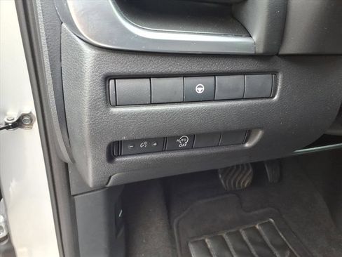 Used 2023 Nissan Rogue SV AWD/4WD image 25