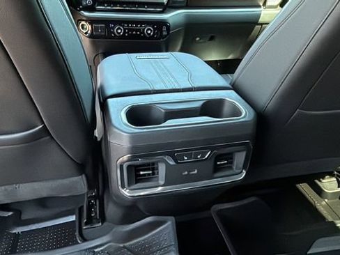 Used 2024 Chevrolet Silverado 2500 High Country w/ High Country Premium Package image 21