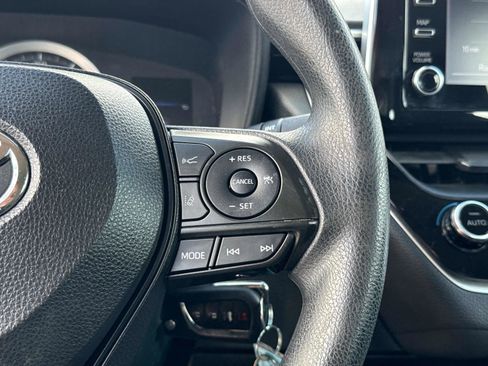 Used 2020 Toyota Corolla LE image 25