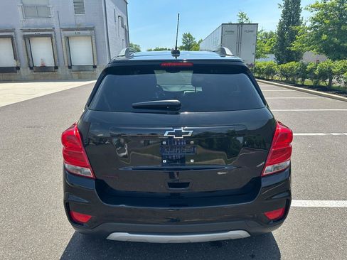 Used 2018 Chevrolet Trax LT w/ Redline Edition FWD image 6