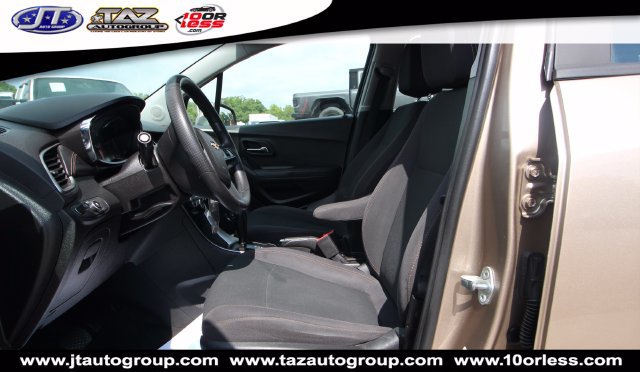 Used 2018 Chevrolet Trax LS AWD/4WD image 10