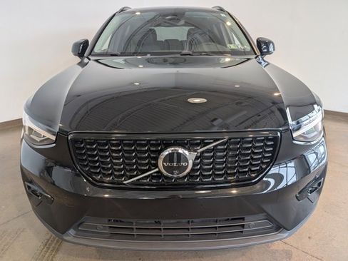 Used 2023 Volvo XC40 B5 Plus w/ Driver Assist Package image 2
