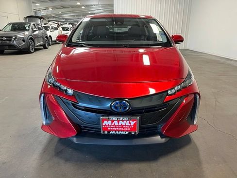Used 2018 Toyota Prius Prime Premium w/ Carpet Mat Package FWD image 8