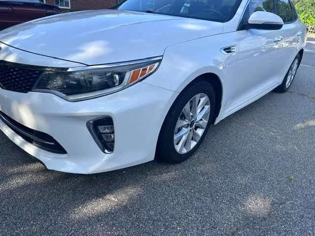 Used 2018 Kia Optima S w/ Panoramic Sunroof Package FWD image 4