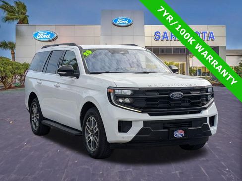 Certified 2025 Ford Expedition Active AWD/4WD image 1