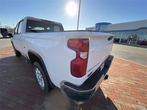 Used 2021 Chevrolet Silverado 2500 LT w/ Convenience Package image 18