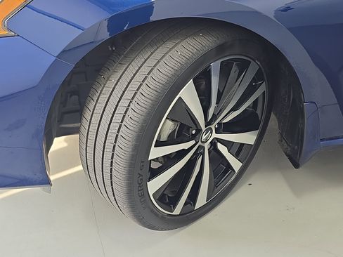 Certified 2021 Nissan Altima 2.5 SR w/ SR Premium Package image 29