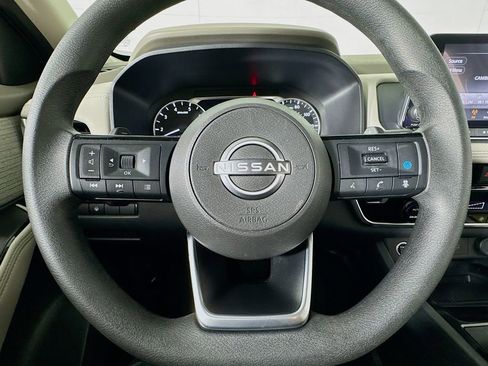 Used 2022 Nissan Rogue SV image 41