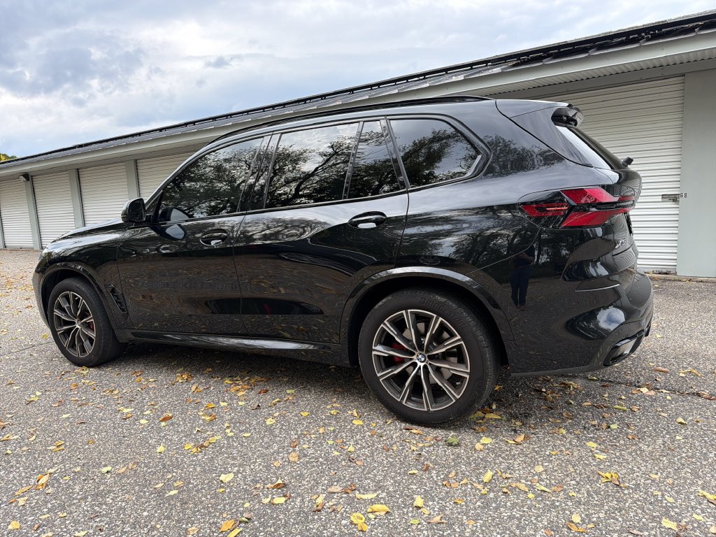 Used 2024 BMW X5 xDrive40i w/ M Sport Package AWD/4WD image 2