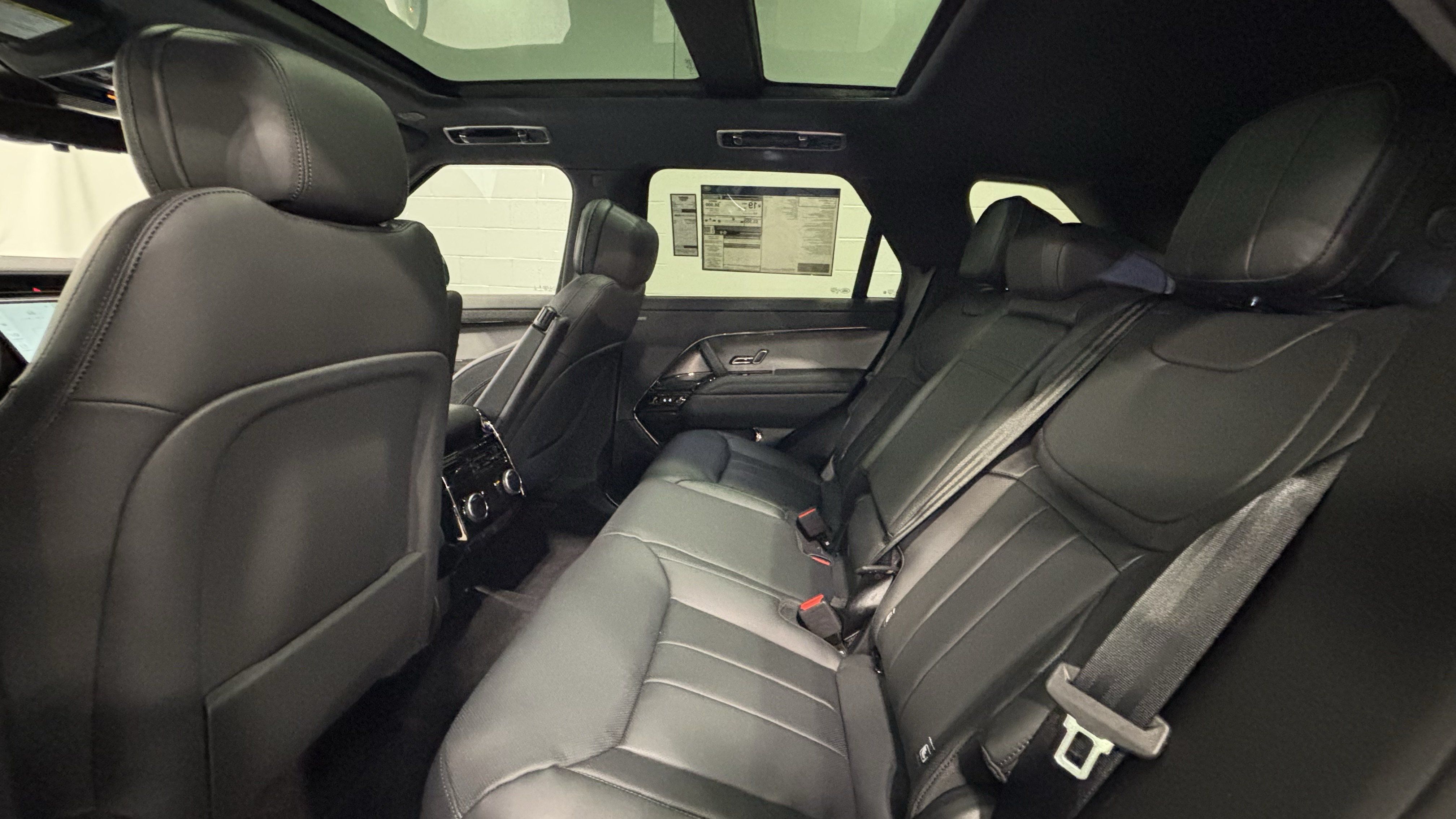 New 2026 Land Rover Range Rover Sport Dynamic SE AWD/4WD image 6
