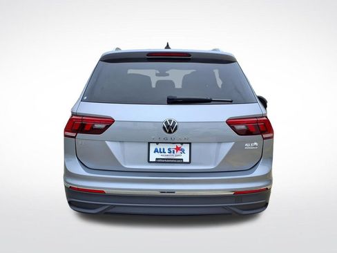 Used 2024 Volkswagen Tiguan SE FWD image 9