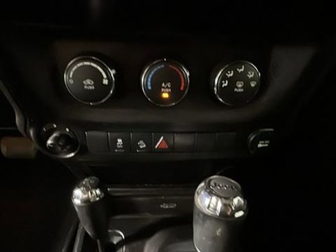 Used 2017 Jeep Wrangler Unlimited Sport w/ Quick Order Package 24S AWD/4WD image 23
