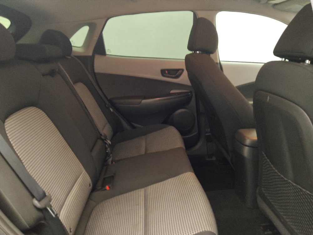 Used 2018 Hyundai Kona SE FWD image 19