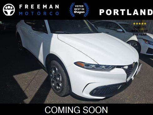 Used 2025 Alfa Romeo Tonale w/ Premium Package AWD/4WD image 1