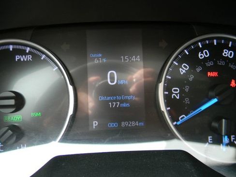 Used 2020 Toyota RAV4 XLE w/ Convenience Package AWD/4WD image 11