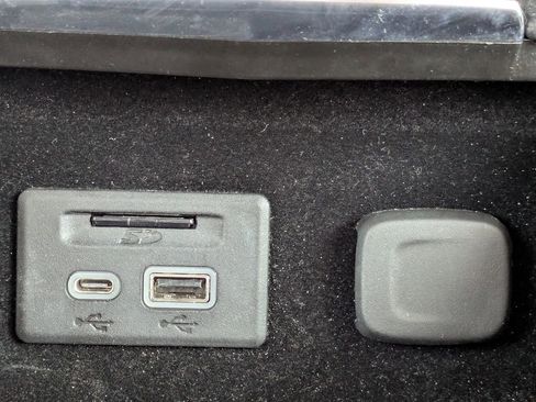 Certified 2023 Cadillac XT4 Premium Luxury w/ Technology Package image 28