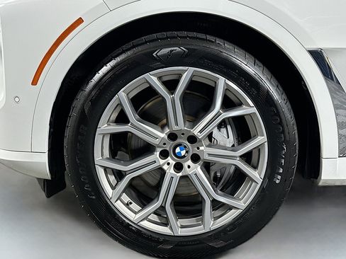 Used 2023 BMW X7 xDrive40i image 13