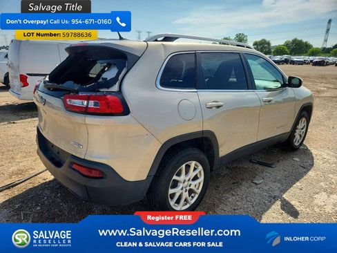 Used 2015 Jeep Cherokee Latitude w/ Cold Weather Group AWD/4WD image 4