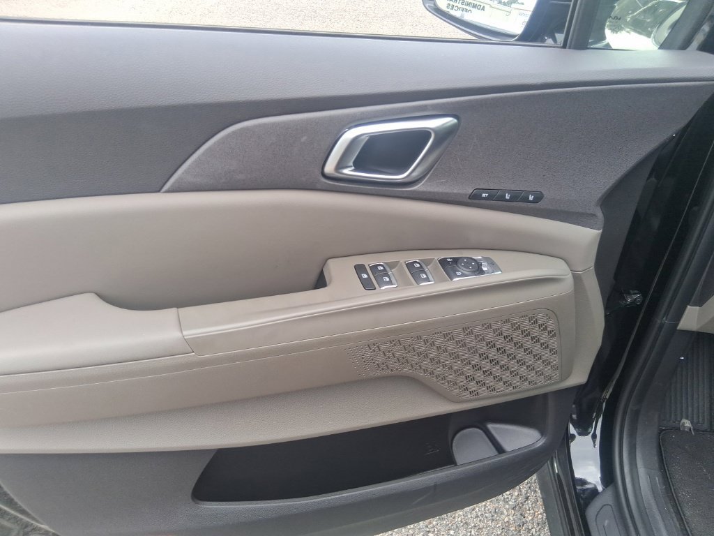 Certified 2026 Kia Carnival FWD image 7