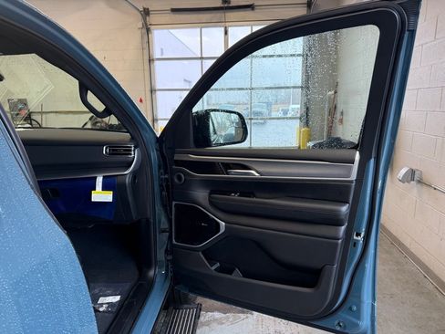 New 2026 Jeep Grand Wagoneer Limited AWD/4WD image 16