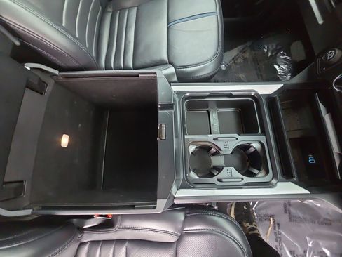 Used 2025 Ford F350 Platinum w/ Tremor Off-Road Package image 19