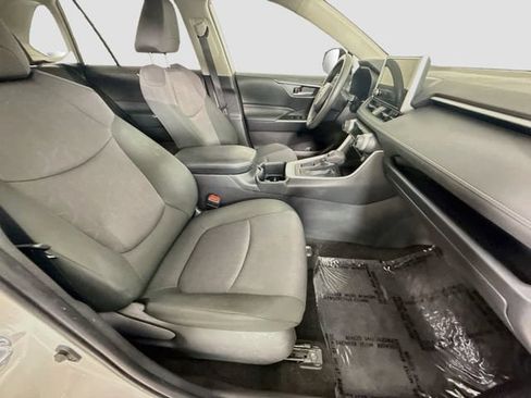 Certified 2025 Toyota RAV4 XLE FWD image 28