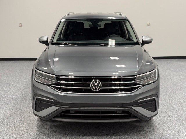 Used 2024 Volkswagen Tiguan Wolfsburg Edition FWD image 3