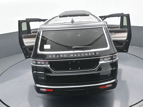 Used 2024 Jeep Grand Wagoneer L 4WD image 83