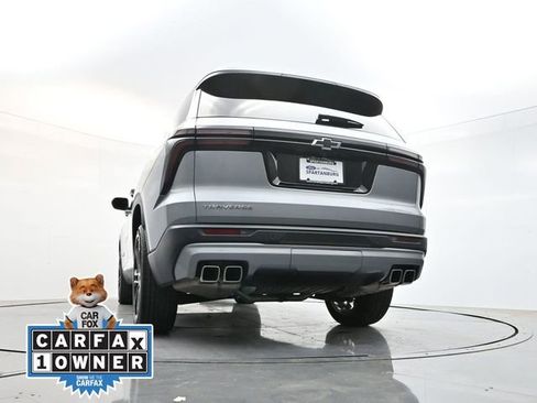 Used 2025 Chevrolet Traverse LT FWD image 34