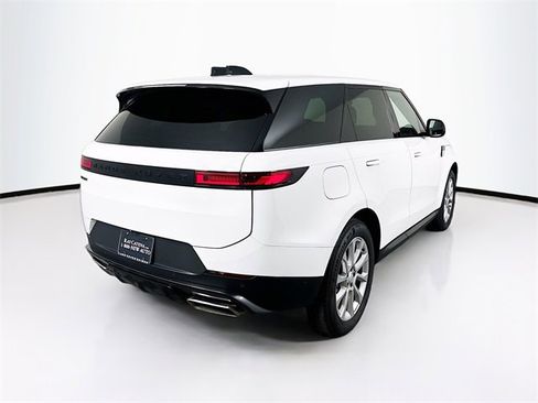 Used 2025 Land Rover Range Rover Sport SE image 5