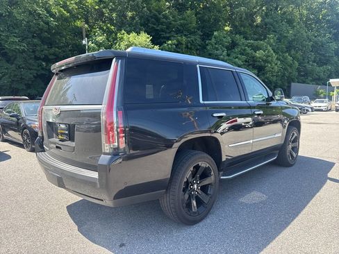 Used 2018 Cadillac Escalade 2WD image 6