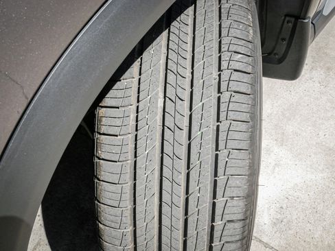 Certified 2025 Honda Pilot EX-L image 12