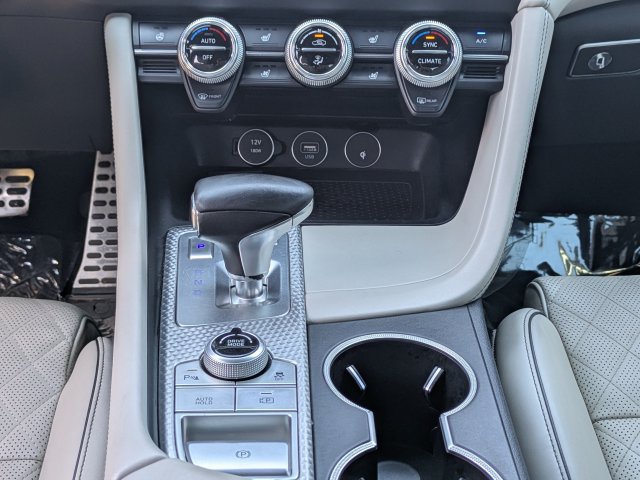 Used 2022 Genesis G70 3.3T RWD image 19