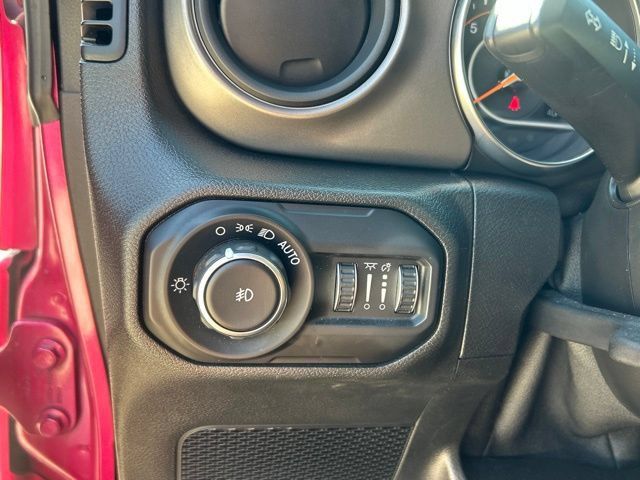 Used 2021 Jeep Wrangler Unlimited Sport AWD/4WD image 31