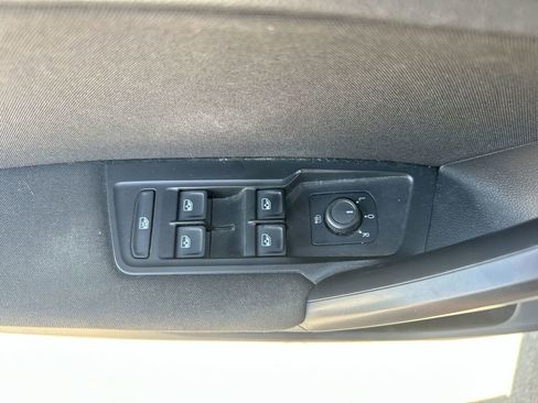 Used 2021 Volkswagen Tiguan S FWD image 14