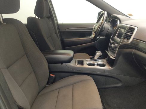 Used 2021 Jeep Grand Cherokee Laredo RWD image 21