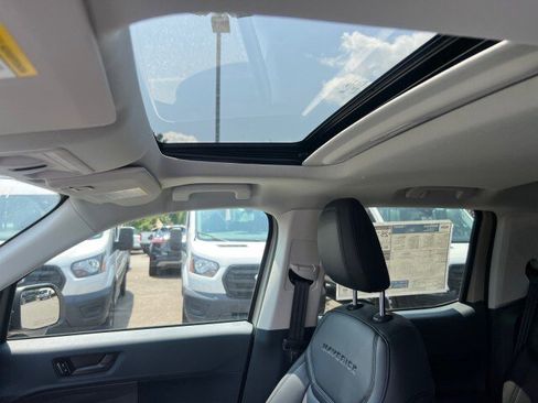 New 2025 Ford Maverick Lariat w/ Black Appearance Package image 17