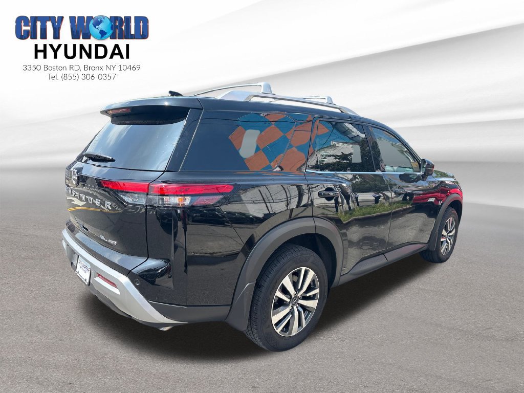 Used 2025 Nissan Pathfinder SL AWD/4WD image 5