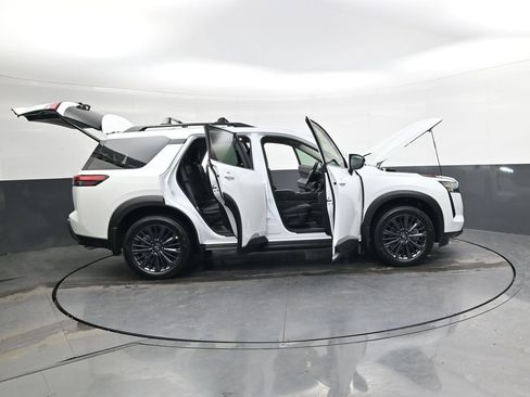 New 2026 Nissan Pathfinder SL w/ SL Premium Package AWD/4WD image 38