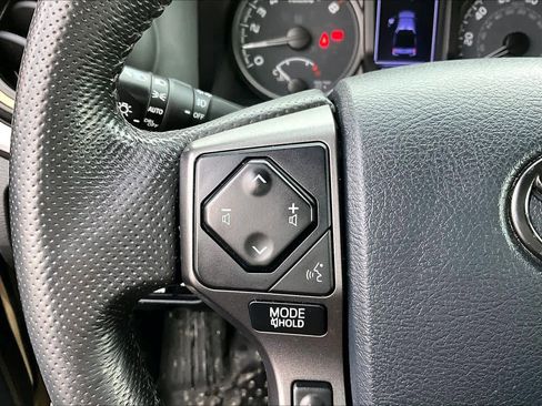 Used 2020 Toyota Tacoma TRD Off-Road image 22