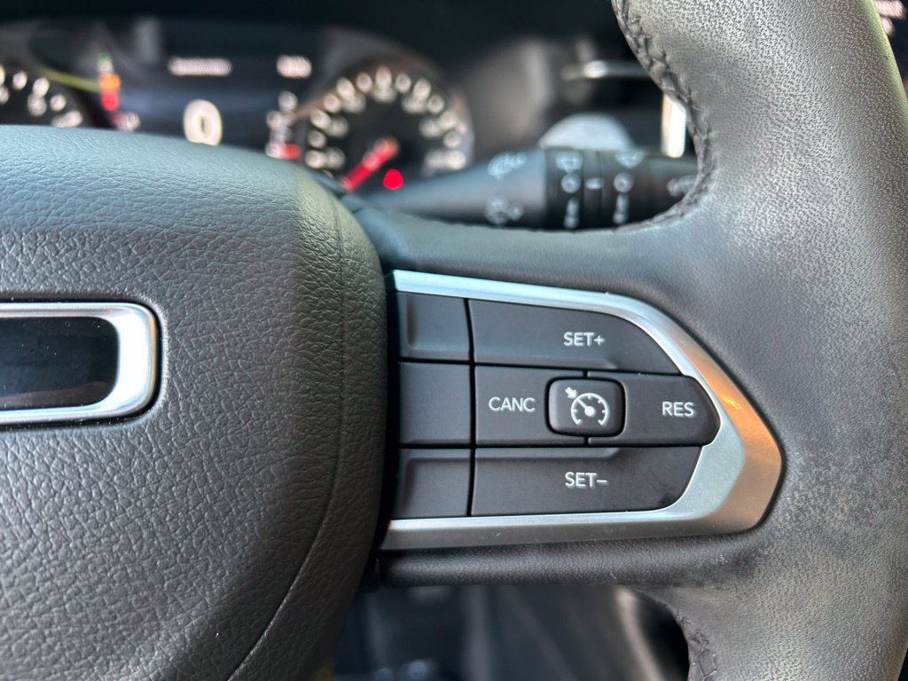 Used 2023 Jeep Compass Latitude w/ Sun and Sound Group AWD/4WD image 18