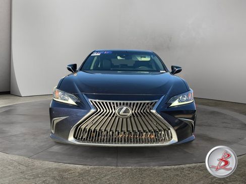 Used 2019 Lexus ES 350 w/ Luxury Package image 2