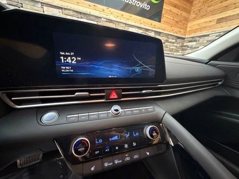 Used 2023 Hyundai Elantra SEL w/ Convenience Package FWD image 21