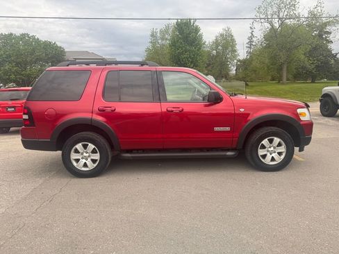 Used 2007 Ford Explorer XLT AWD/4WD image 4