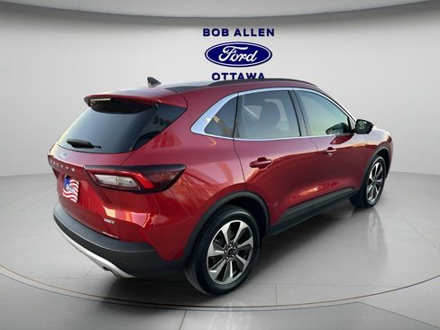 Used 2023 Ford Escape Platinum w/ Premium Technology Package image 5