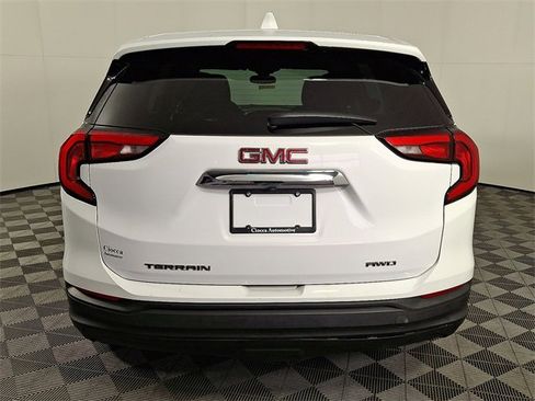 Used 2021 GMC Terrain SLE w/ LPO, Floor Liner Package image 8