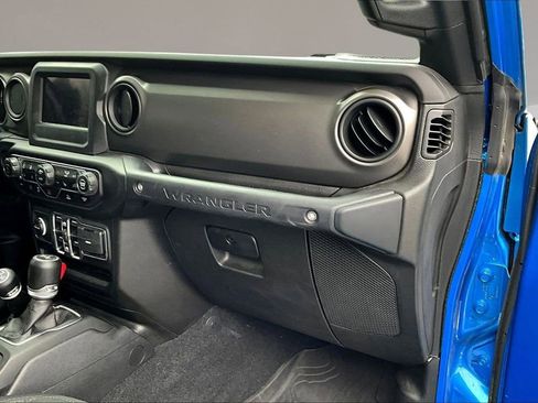 Used 2023 Jeep Wrangler Unlimited w/ Cold Weather Group image 25